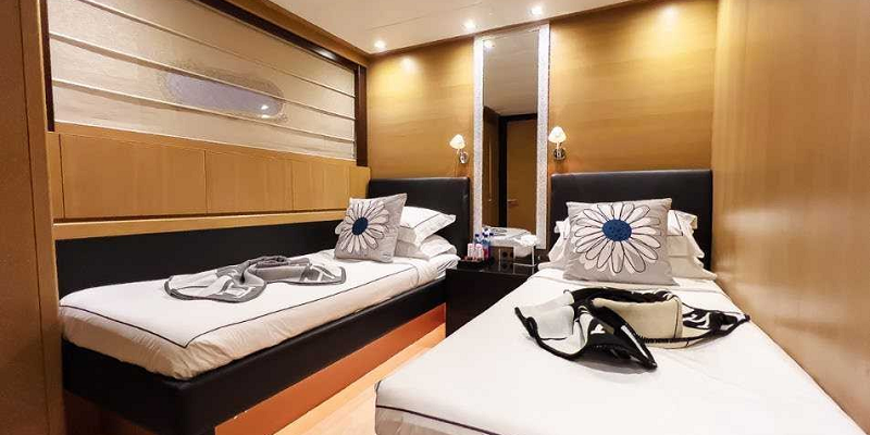 ISA 120 charter yacht Mallorca twin cabin