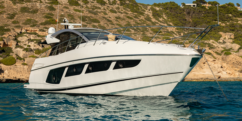 Sunseeker Predator 57 Boefje boat for charter in Mallorca exterior view in bay