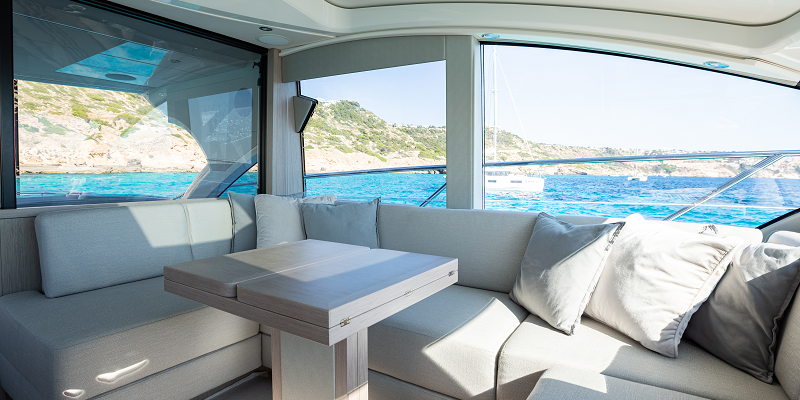 Sunseeker Predator 57 Boefje boat for charter in Mallorca interior seating