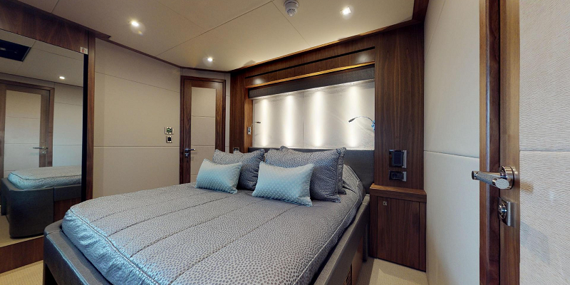 Yacht_Charter_Mallorca_Sunseeker_Best_of_Me Double cabin