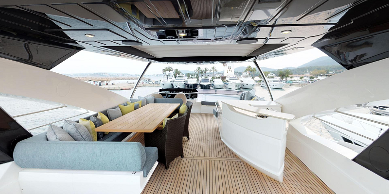 Yacht_Charter_Mallorca_Sunseeker_Best_of_Me Flybridge