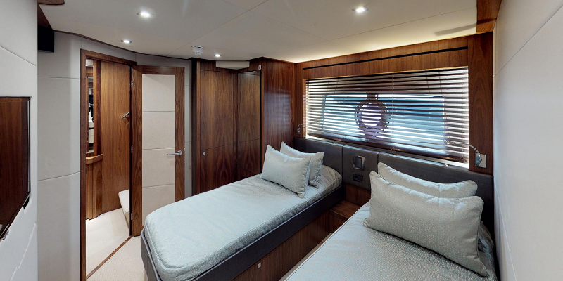 Yacht_Charter_Mallorca_Sunseeker_Best_of_Me Twin cabin